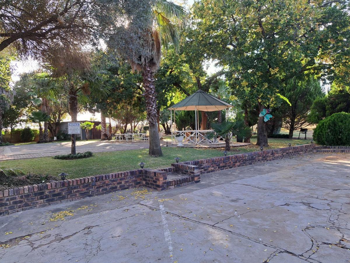 Villa Lin-Zane Vryburg Εξωτερικό φωτογραφία