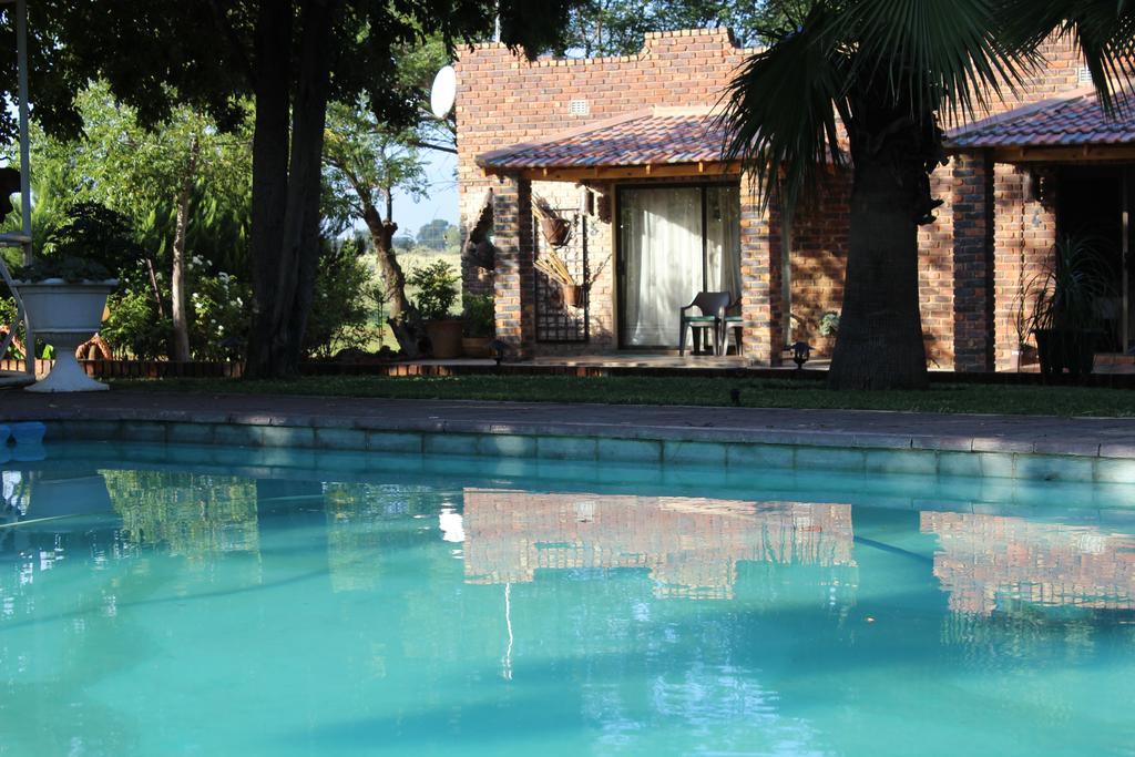 Villa Lin-Zane Vryburg Εξωτερικό φωτογραφία